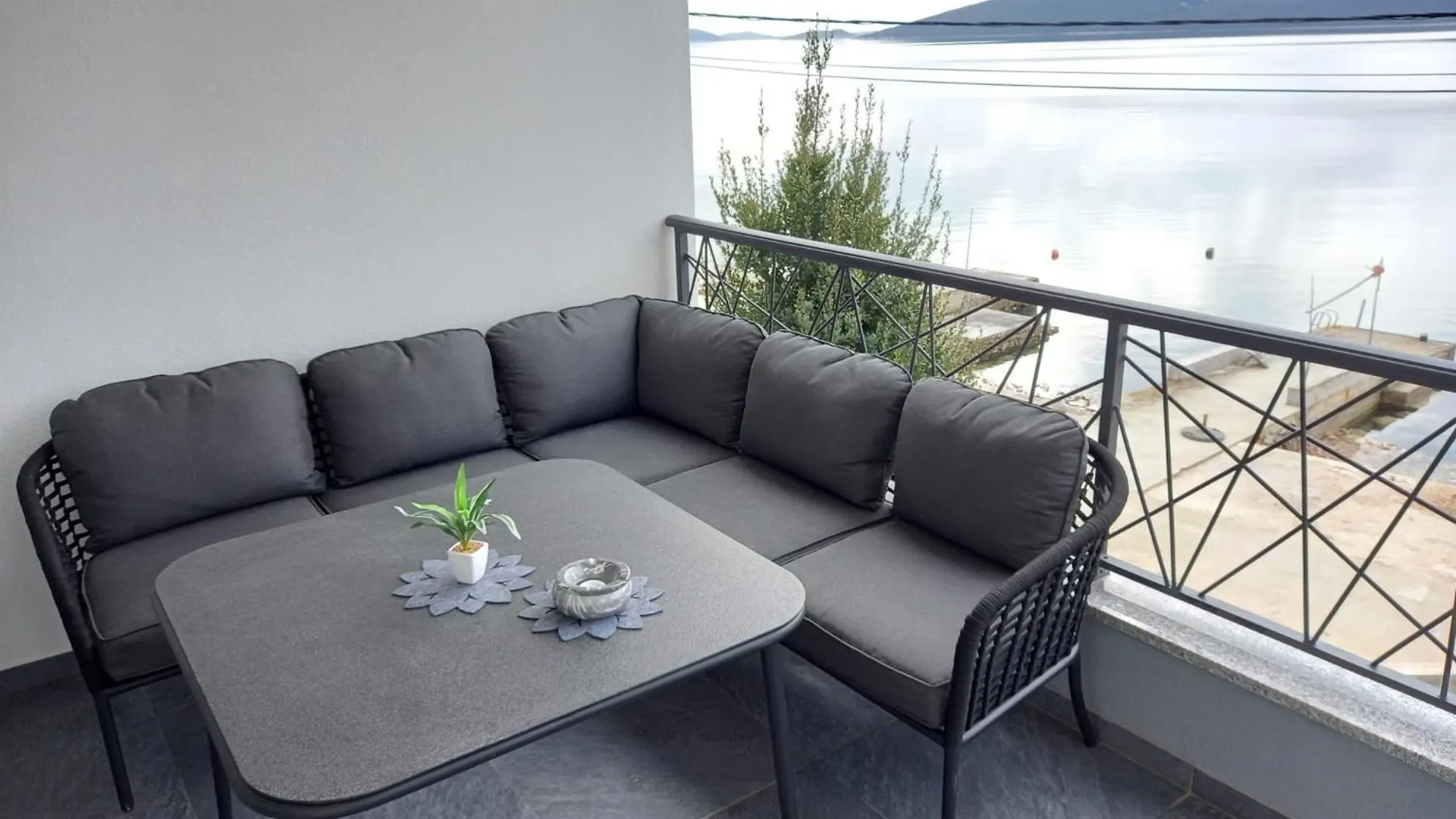 Mahar Apartment Molat