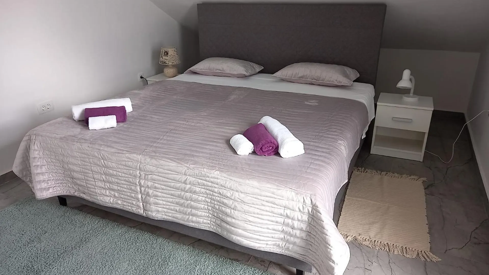 Mahar Apartment Molat